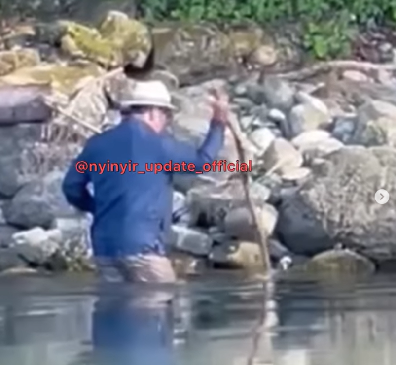 Ridwan Kamil susuri sungai cari Eril