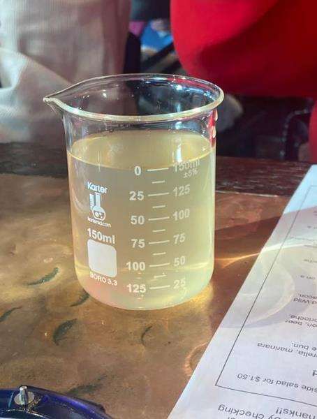 Deretan wadah minuman yang anti-mainstream.