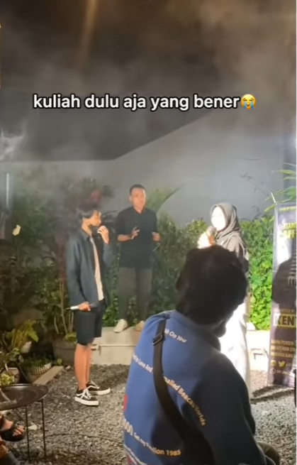 Nembak Cewek di Depan Umum, Pria Ini Malah Langsung Kena Mental