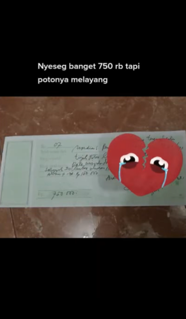 Hasil Foto Wisuda jadi Melayang