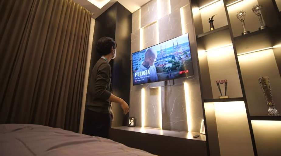 Televisi Besar