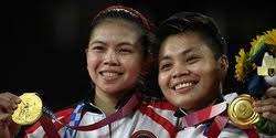 Apriyani Rahayu dan Greysia Polii saat menyabet emas Olimpiade