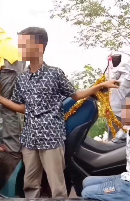 Mempelai Pria Antar Seserahan Nikah Mirip Pindahan Rumah