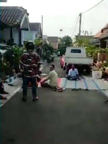 Heboh keluarga istri sah labrak akad nikah suami sama wanita lain.