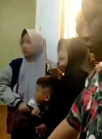 Heboh keluarga istri sah labrak akad nikah suami sama wanita lain.