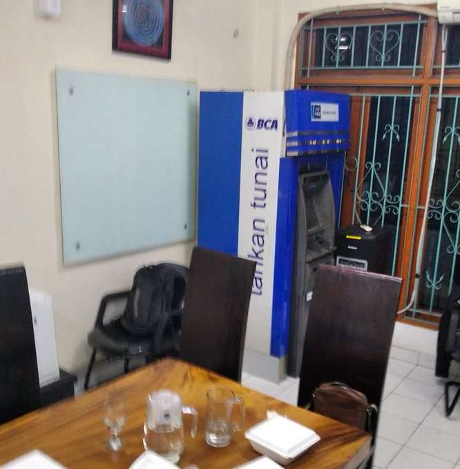 barang nyeleneh di dalam rumah