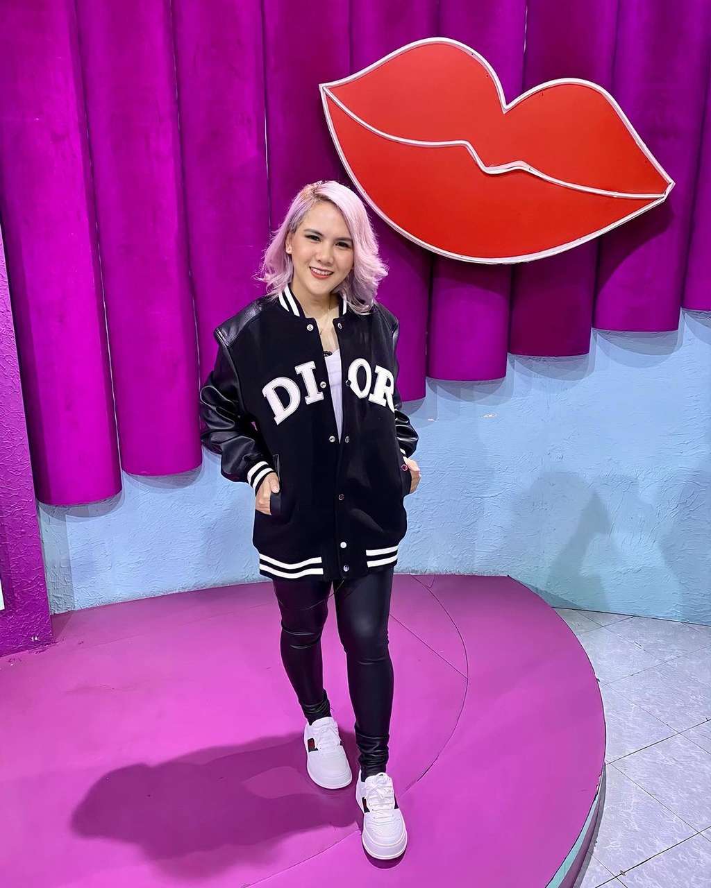 Evelyn Nada Anjani Evelyn Nada Anjani