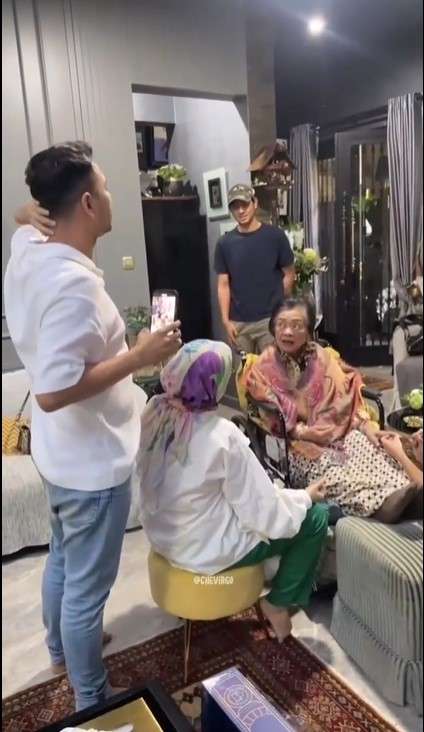 Raffi Ahmad beri kejutan ke Mami Popon