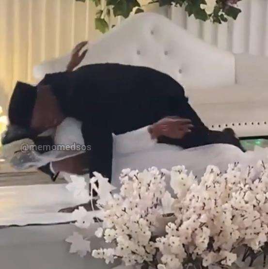 Pertama kali dapat pelukan hangat dari ayah, pengantin perempuan pingsan.