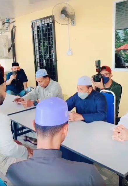 Pengantin pria salah sebut jumlah maskawin, auto tepuk jidat.