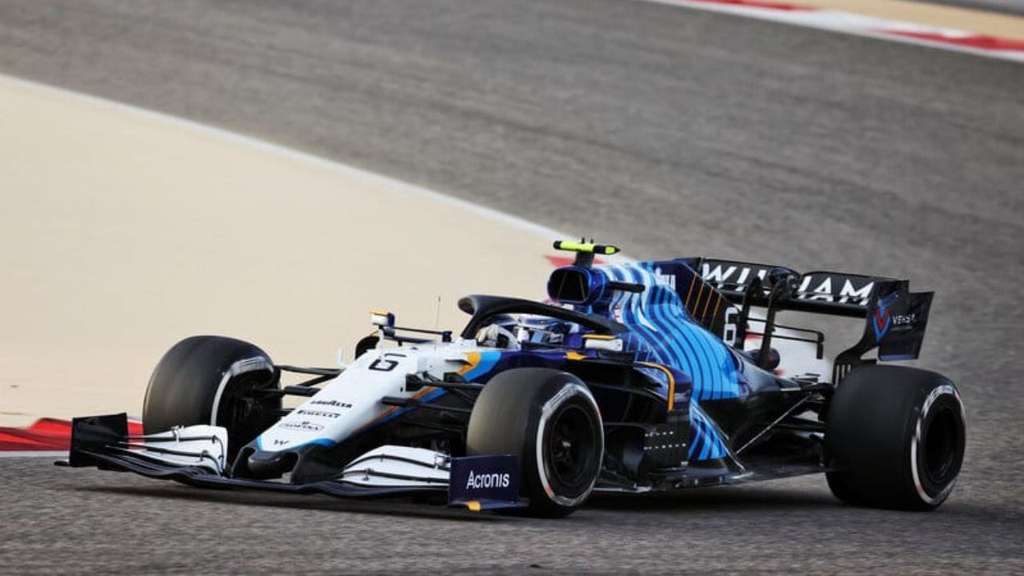 Nick saat mengendarai mobil F1 Williams Racing Nick saat mengendarai mobil F1 Williams Racing