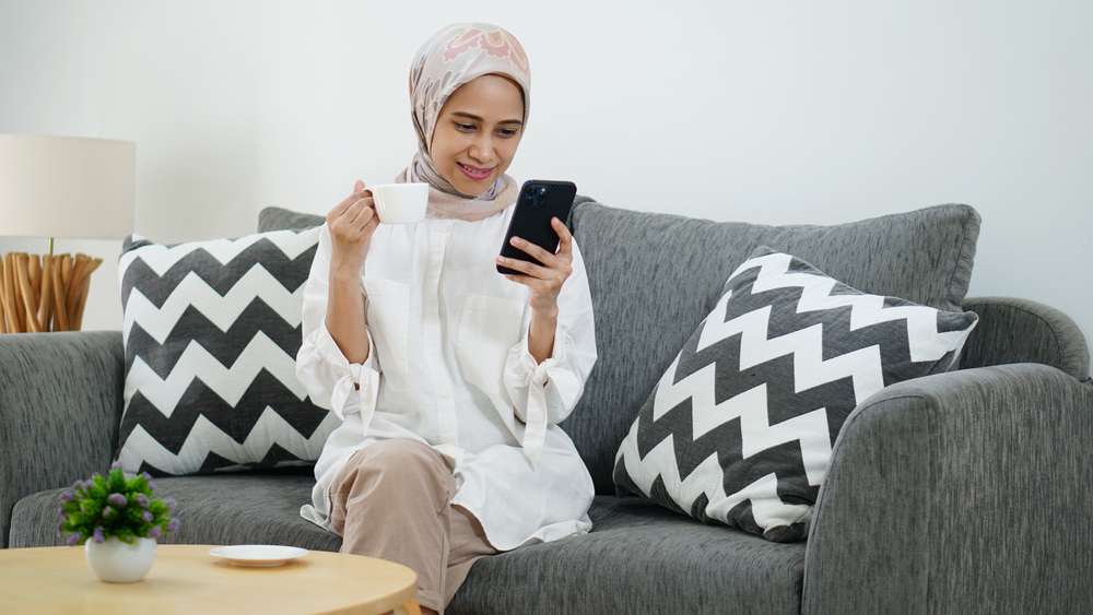 Menggunakan Aplikasi Kencan Virtual
