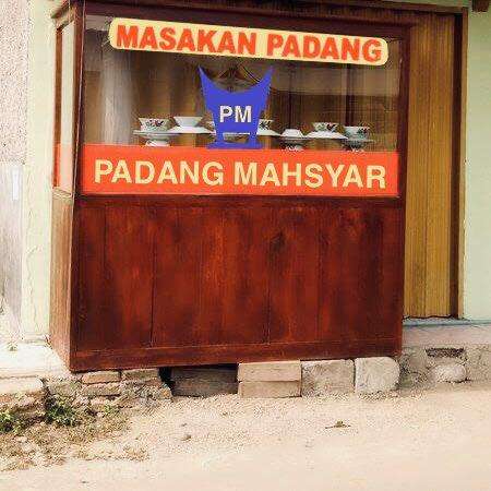 Nama rumah makan nasi padang yang nyeleneh