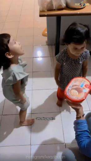 Ibu gabut beri harapan palsu kepada anak gadisnya.