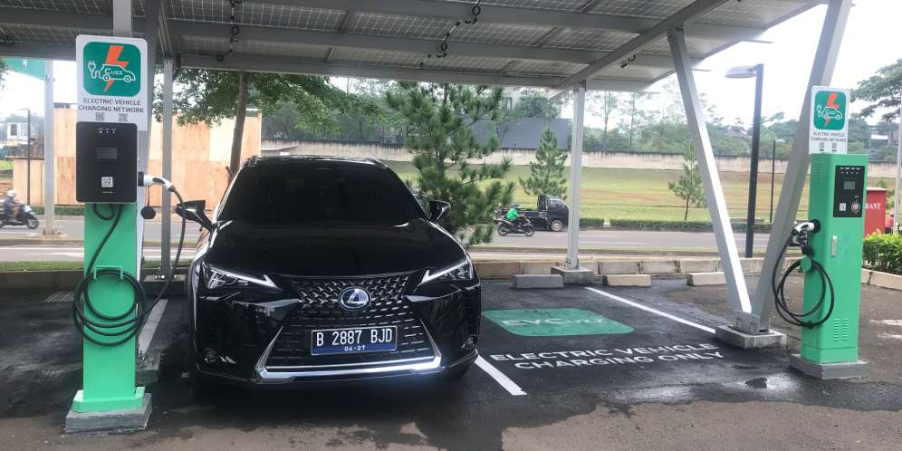 SPKLU di Wisma BCA Foresta.