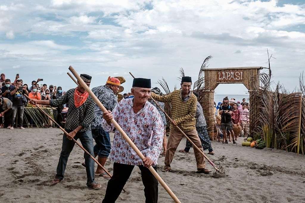 Desa Wisata Lapasi Halmahera Barat