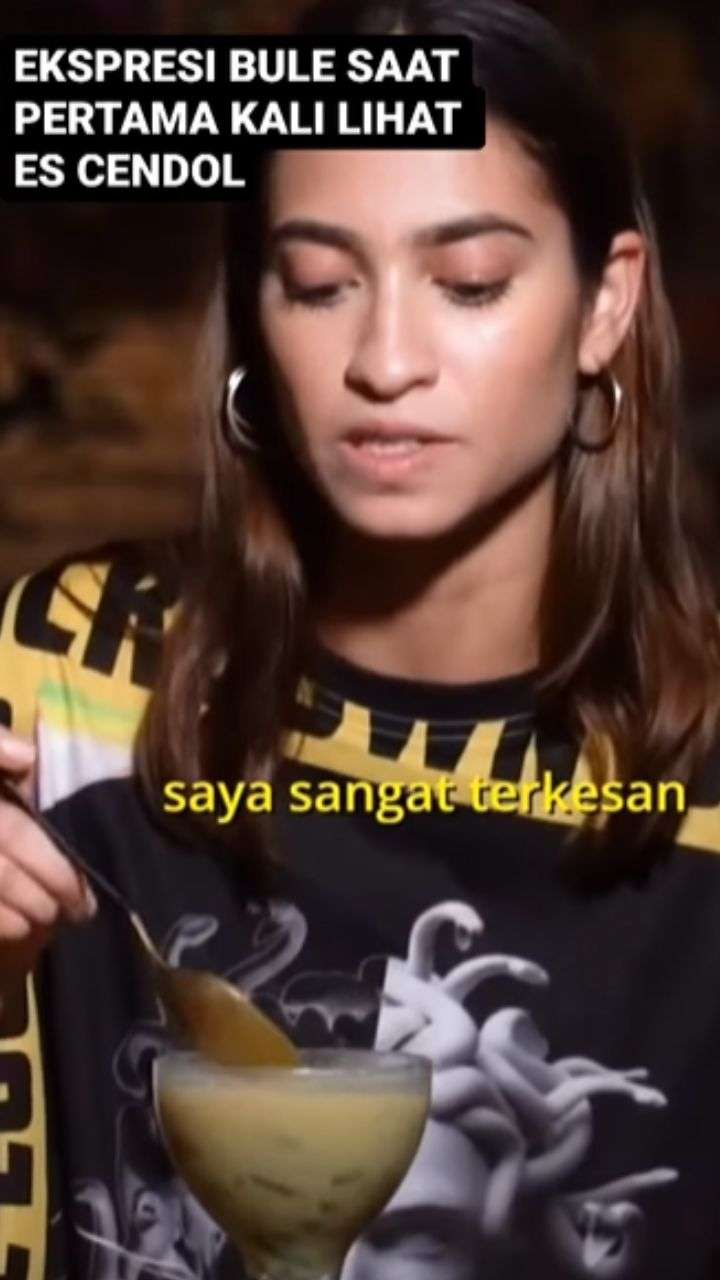 Reaksi bule minum es cendol