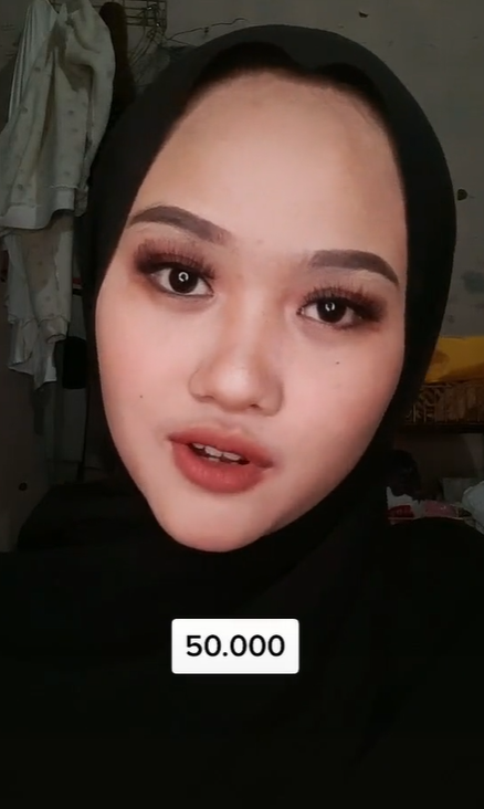 TikToker Unggah Hasil Makeup dengan Biaya Murah