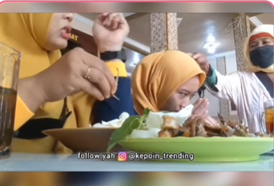 pengemis jitak pengunjung warung