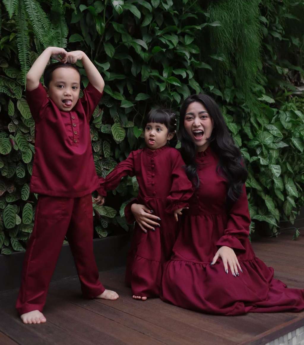 Rachel Vennya bersama dua anaknya