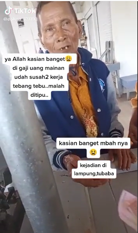 buruh dibayar pakai uang mainan