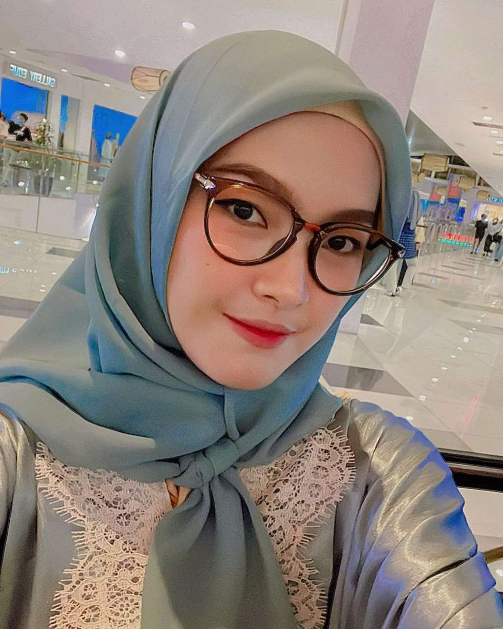 Penampilan baru Ana Riana