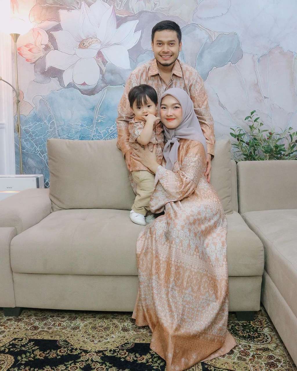 Penampilan baru Ana Riana