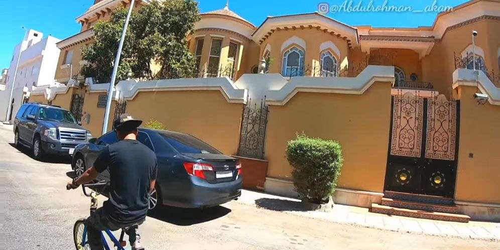 Rumah pria Indonesia di Arab Rumah pria Indonesia di Arab