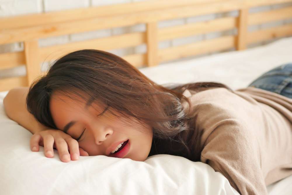 Bangun Tidur Tubuh Masih Merasa Lelah? Kenali Penyebabnya Yuk
