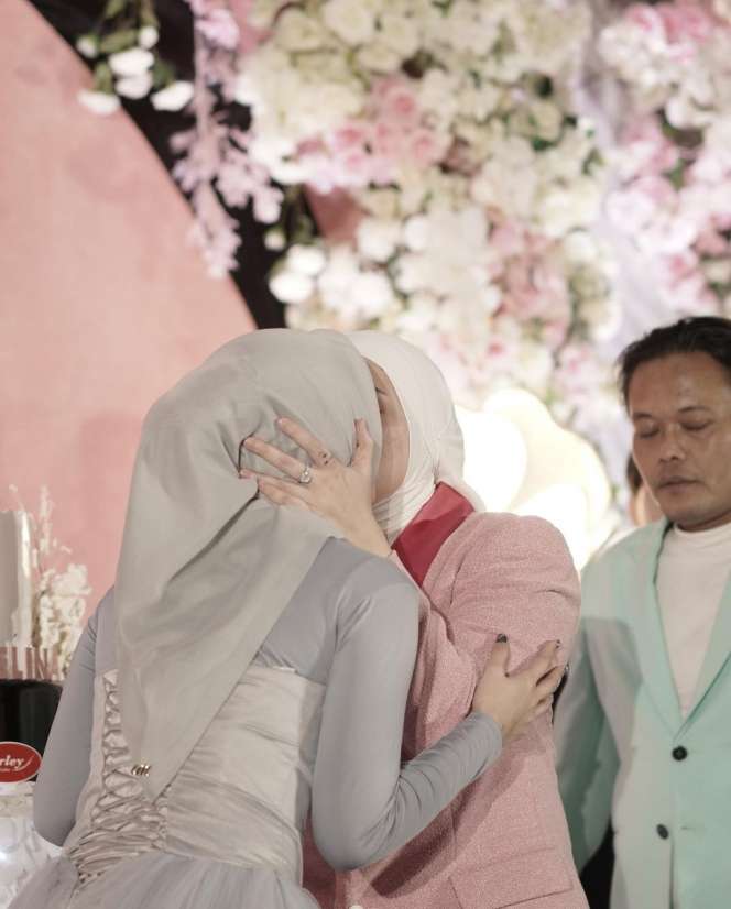 Potret kedekatan Nathalie dan Putri Delina