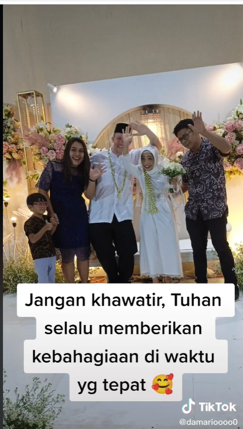 Kisah wanita dipersunting bule di usia 47 tahun