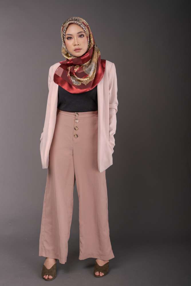 Menggunakan Wide-leg Pants