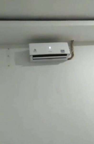 Pemasangan AC yang bikin gagal paham.
