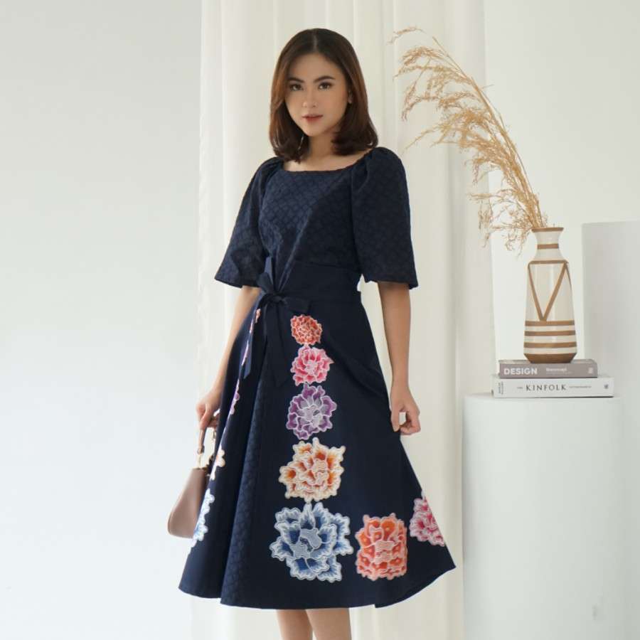 Rekomendasi Fashion Items yang Bikin Gaya Makin Standout Saat Kembali WFO, Mana Pilihanmu?