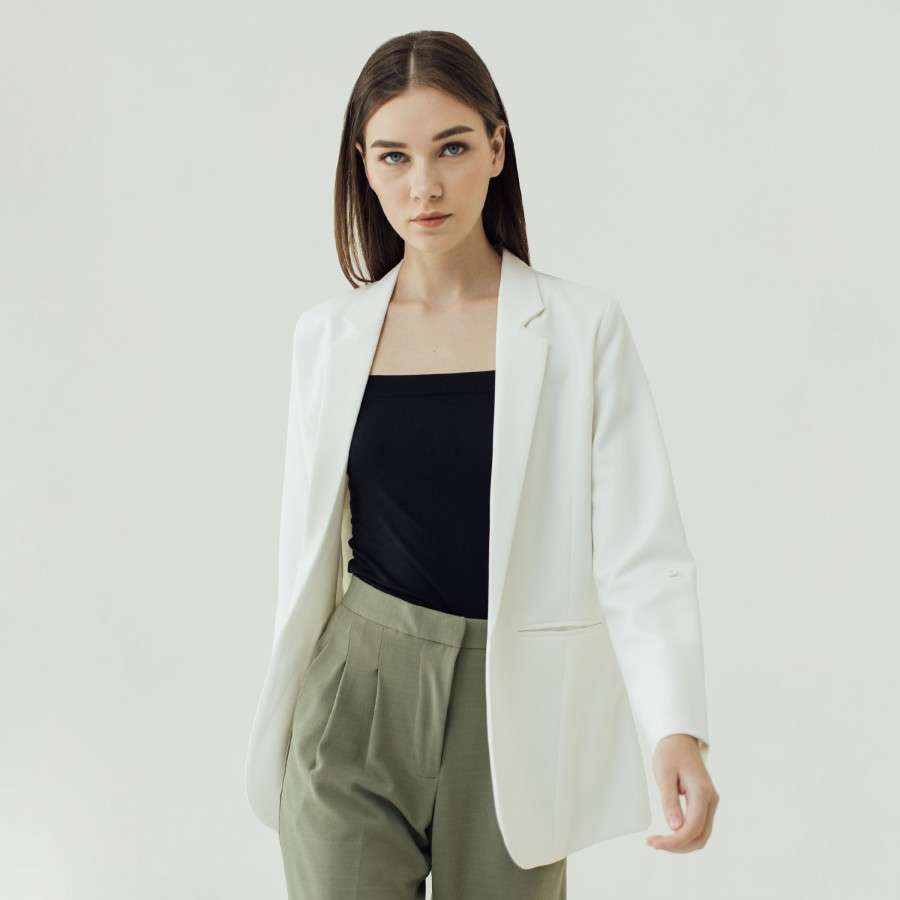 Rekomendasi Fashion Items yang Bikin Gaya Makin Standout Saat Kembali WFO, Mana Pilihanmu?
