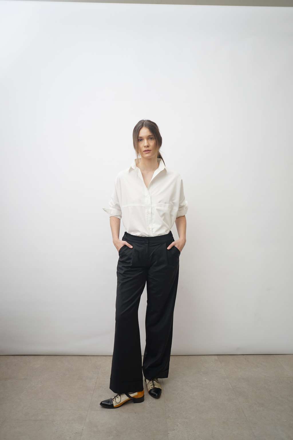Rekomendasi Fashion Items yang Bikin Gaya Makin Standout Saat Kembali WFO, Mana Pilihanmu?