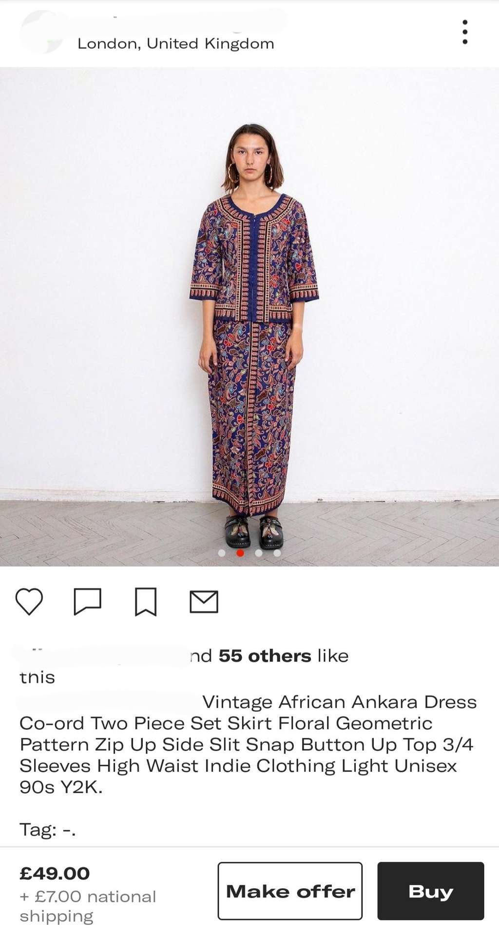 Baju mirip seragam pramugari Singapore Airlines.
