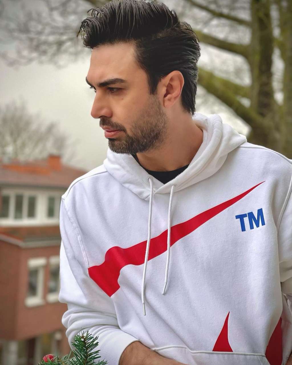 Mehdi Zati mantan suami Tata Janeeta