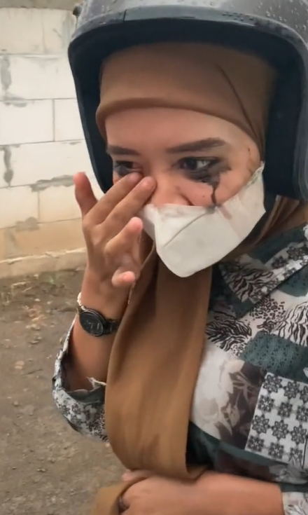 Makeup Pemotor Luntur Akibat Kehujanan