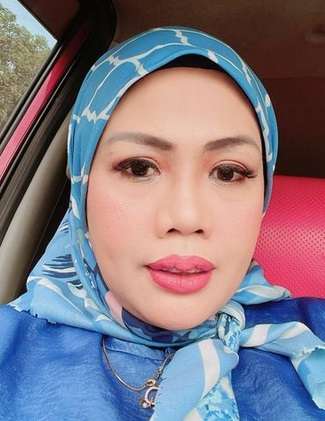 elly sugigi