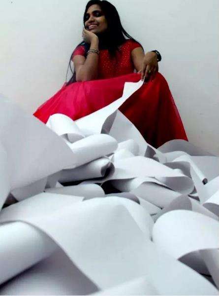 Wanita tulis surat terpanjang di dunia kepada adiknya.