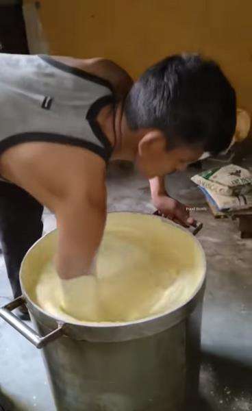 Viral video proses pembuatan kue ini menjijikkan dan bikin mual.
