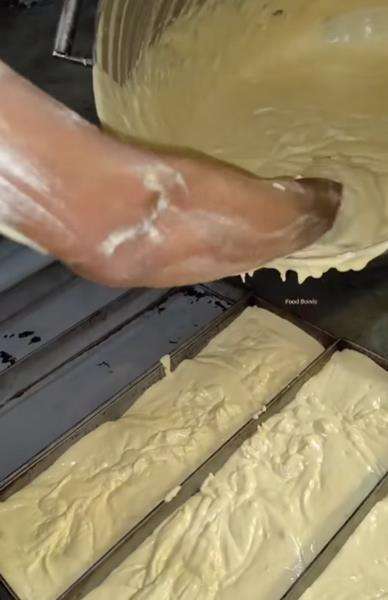 Viral video proses pembuatan kue ini menjijikkan dan bikin mual.