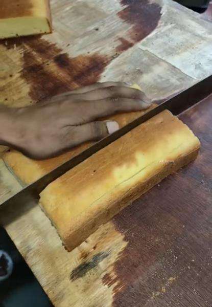 Viral video proses pembuatan kue ini menjijikkan dan bikin mual.