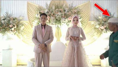 Sudah pose buat video estetik, endingnya ambyar.