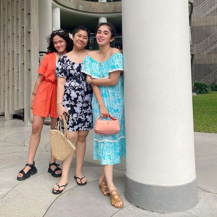 Ussy dan putrinya