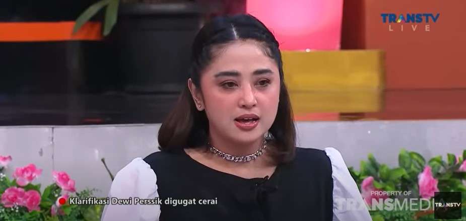 Dewi Perssik