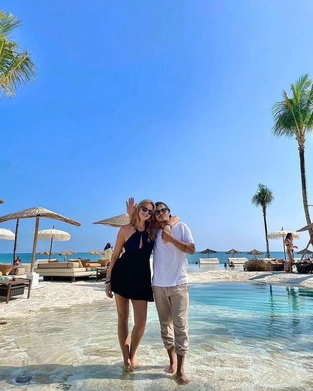 Mayky Wongkar dan Ally pacar bulenya