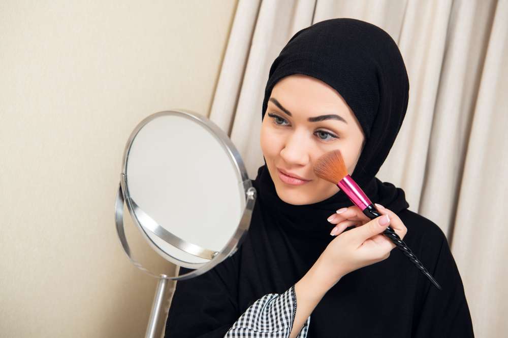 Memakai Makeup