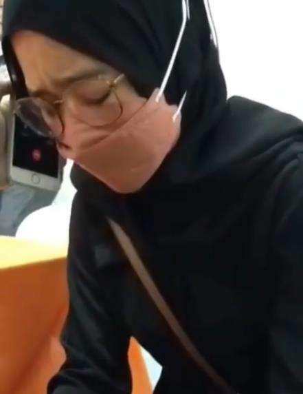 Kisah gadis Filipina menangis saat ucapkan kalimat syahadat.